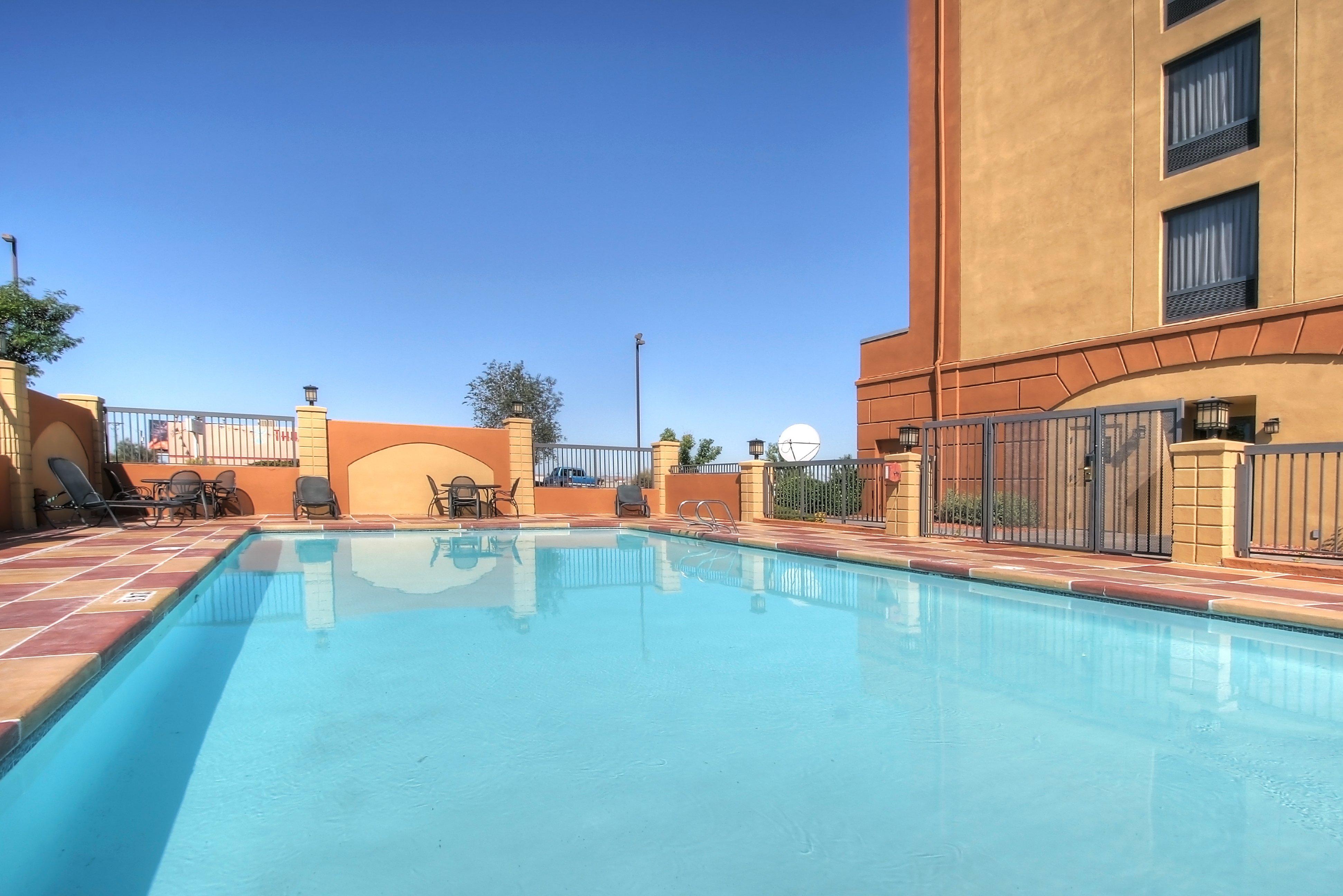Holiday Inn Express Hotel & Suites Albuquerque Midtown By Ihg Exteriör bild